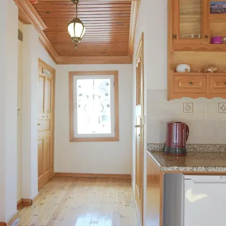 Διαμέρισμα Pleasant Flat Near Vibrant Attractions In Balat, Fatih *