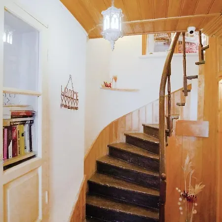 Pleasant Flat Near Vibrant Attractions In Balat, Fatih Διαμέρισμα *